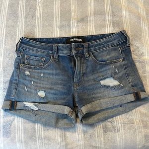 Express denim shorts, shortie, relaxed low rise, size 0